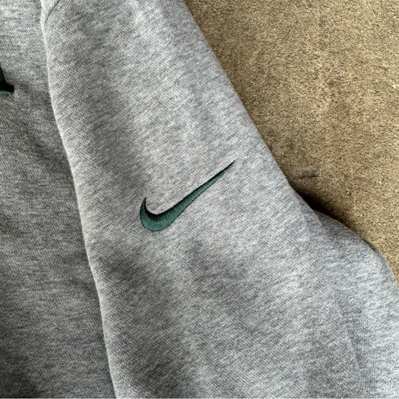 Philadelphia Eagles Nike Hoodie - Picture 4 of 5